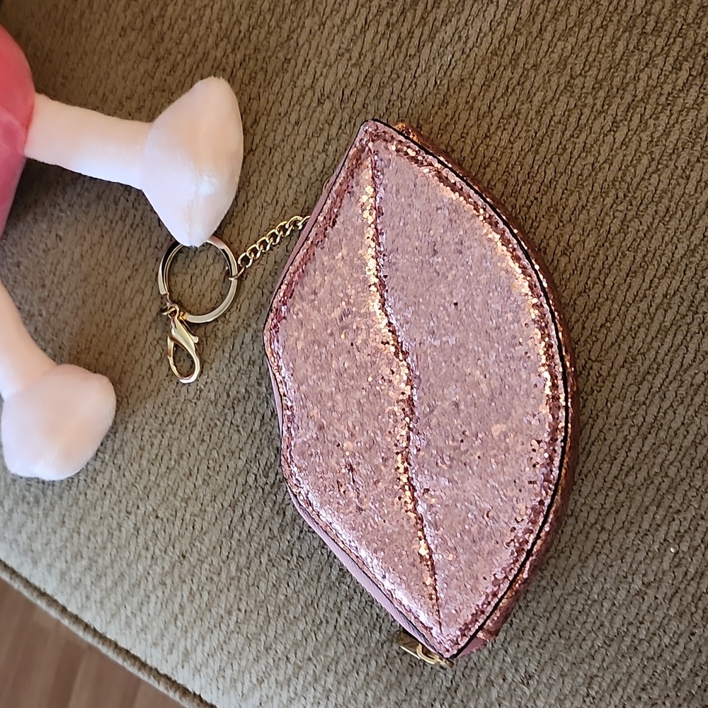 Aldo keychain wallet lips